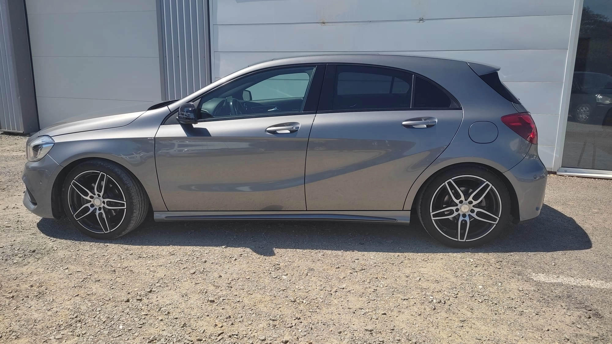 Mercedes Classe A 1.5 180 110 CH AMG LINE BVA GARANTIE 12 MOIS 1.5 180 CDI 110 AMG LINE 7G-DCT BVA — photo 3