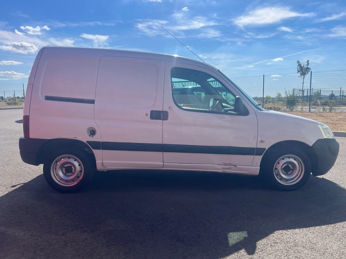 Peugeot Partner Vu FOURGON 170C 1.9 D 70 PACK CD Garanti 12 mois — photo 4
