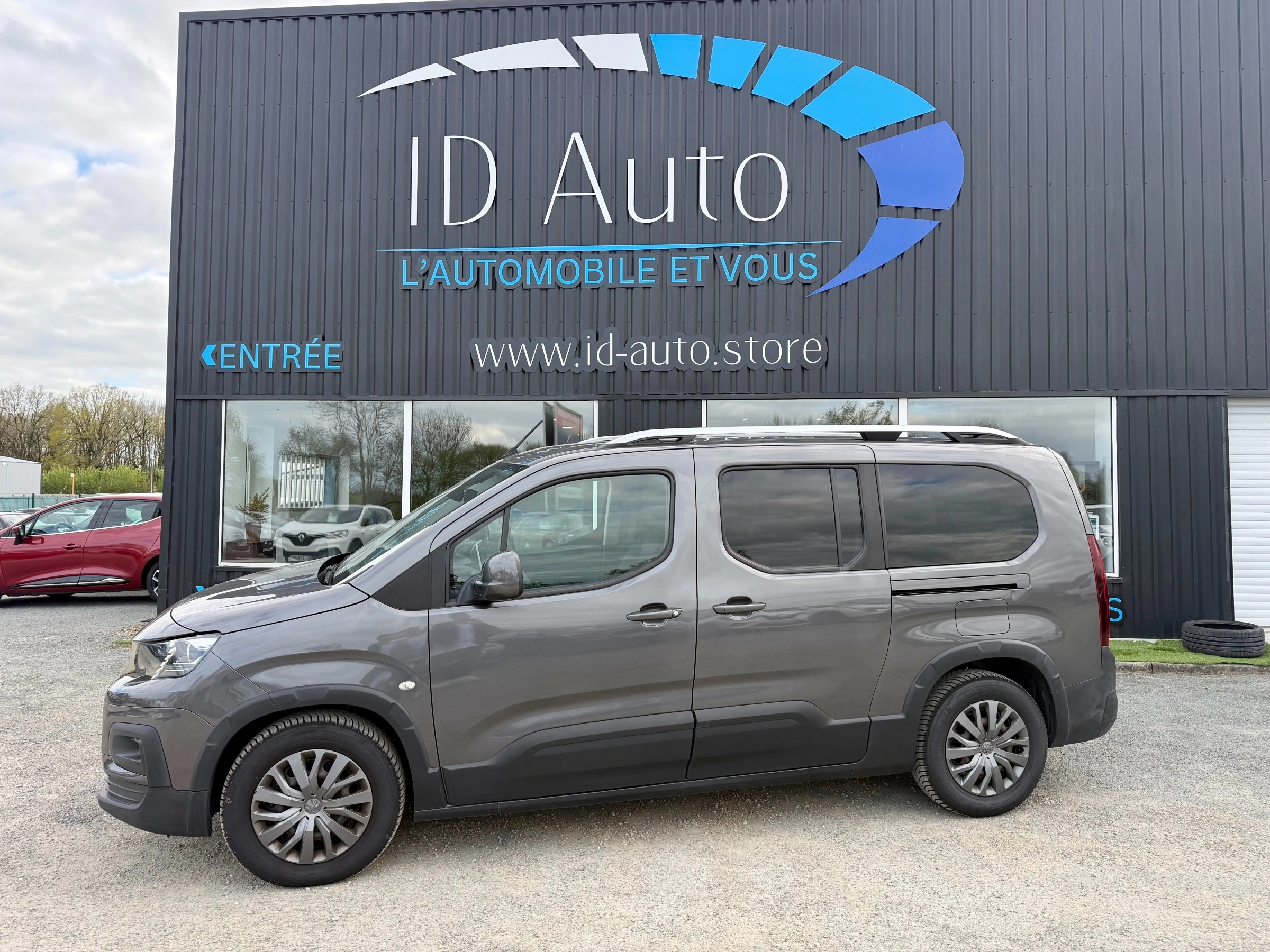 Voiture d'occasion Peugeot Rifter en Vendée chez IDE AUTO