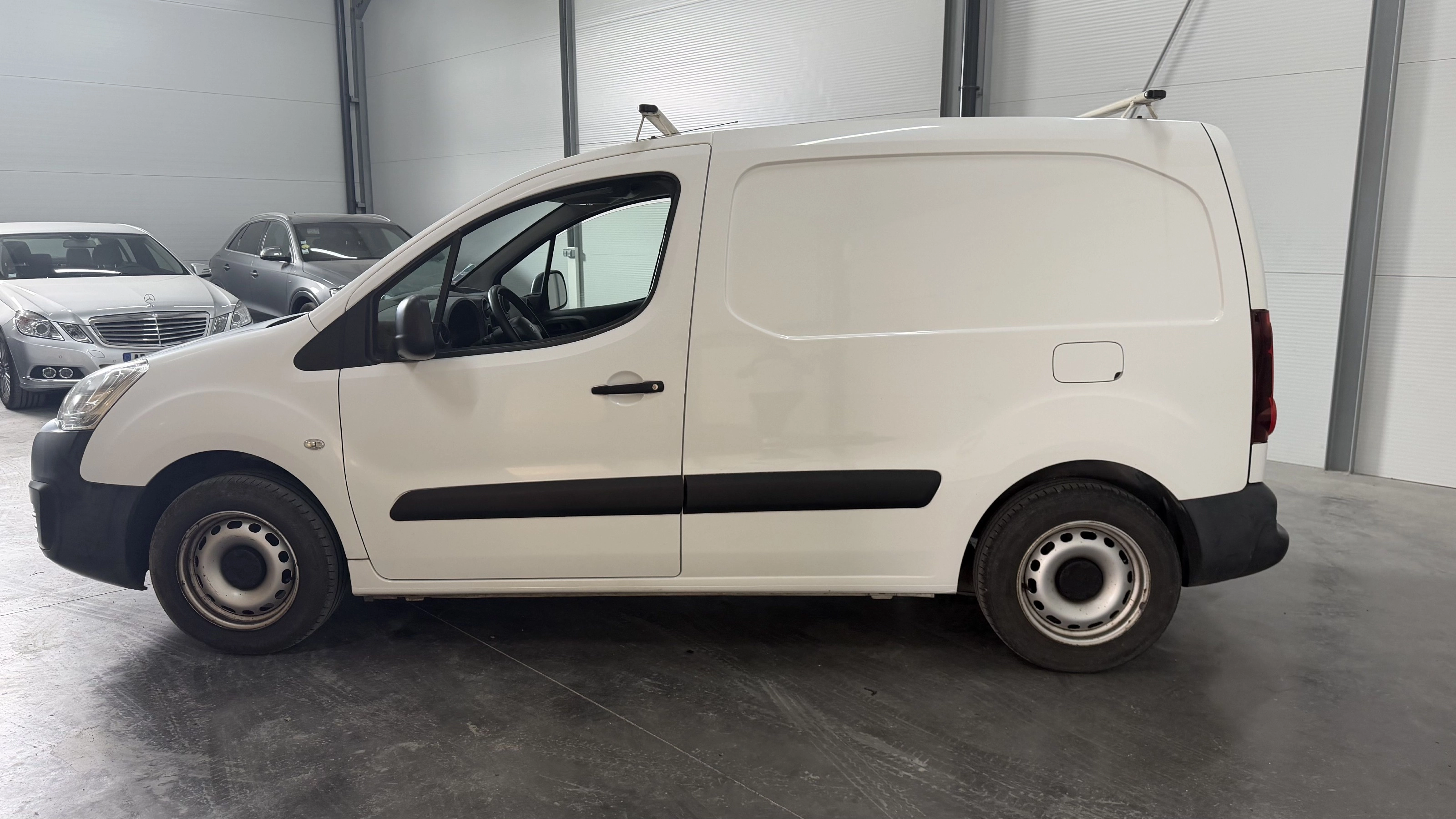 Peugeot Partner / Garantie 12 mois COMBI 1.6 HDI 90 — photo 2