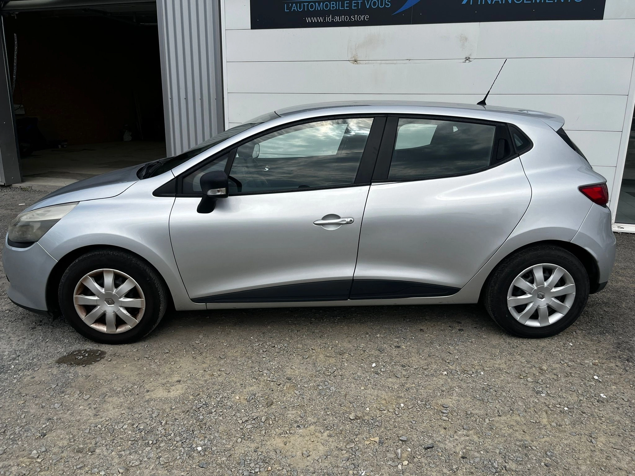 Renault Clio 1.5 DCI 75 BUSINESS GARANTIE 12 MOIS 1.5 DCI 70 BUSINESS — photo 2