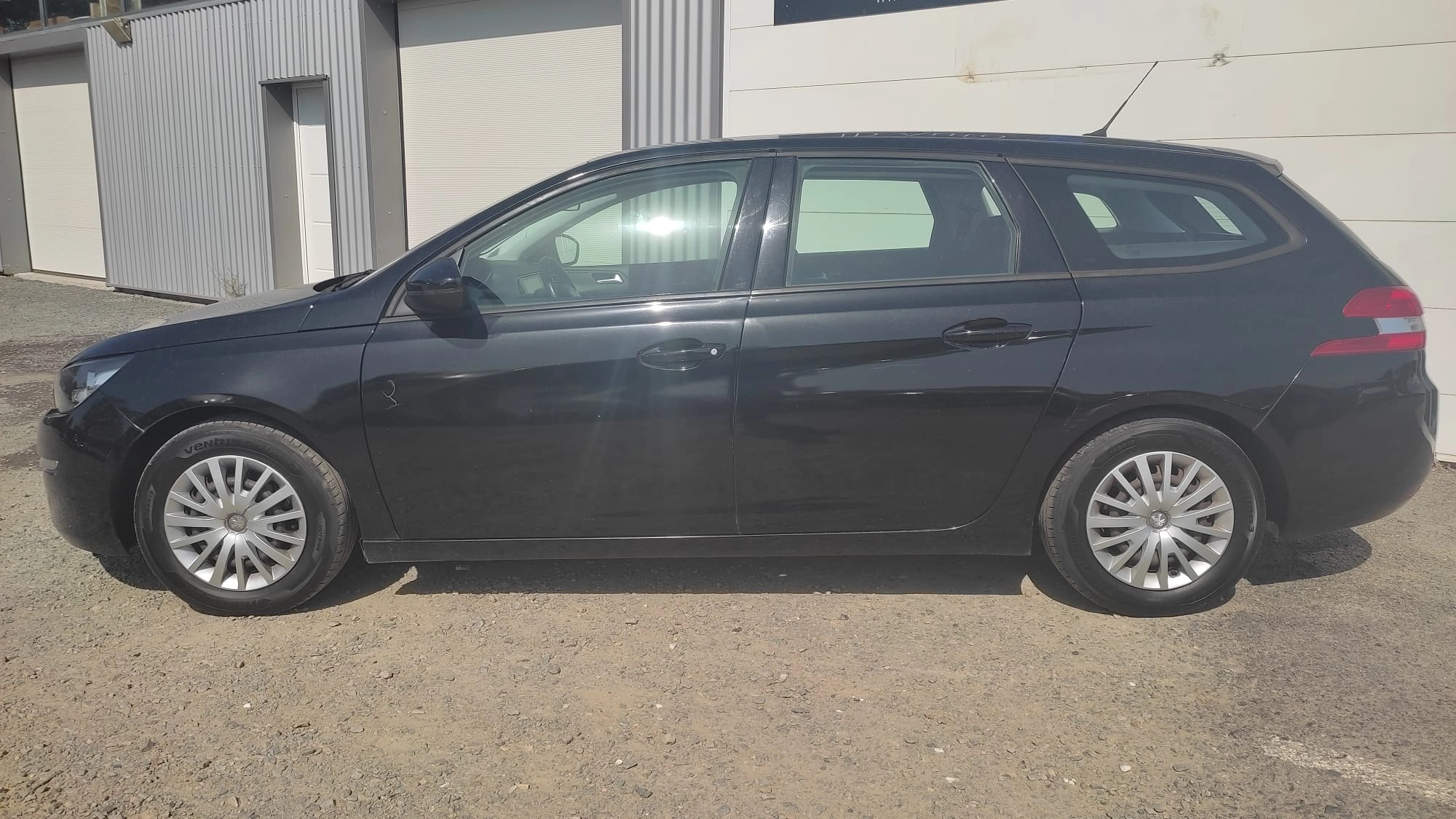 Peugeot 308 GENERATION-II SW 1.6 BLUEHDI 120 ACTIVE — photo 2