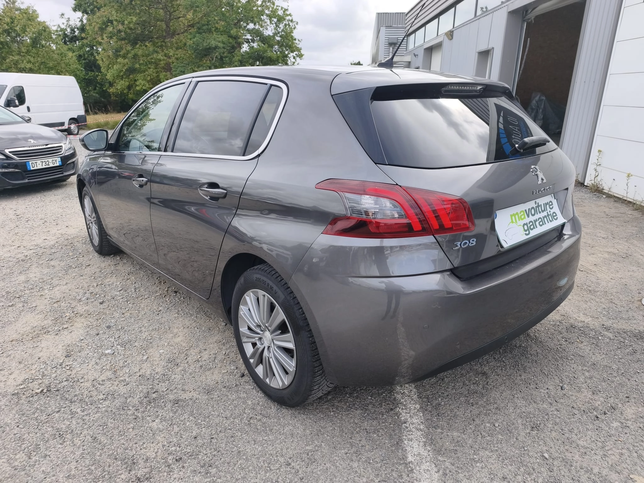 Peugeot 308 GENERATION-II 1.6 BLUEHDI 100 ALLURE START-STOP GARANTIE 12 MOIS — photo 3