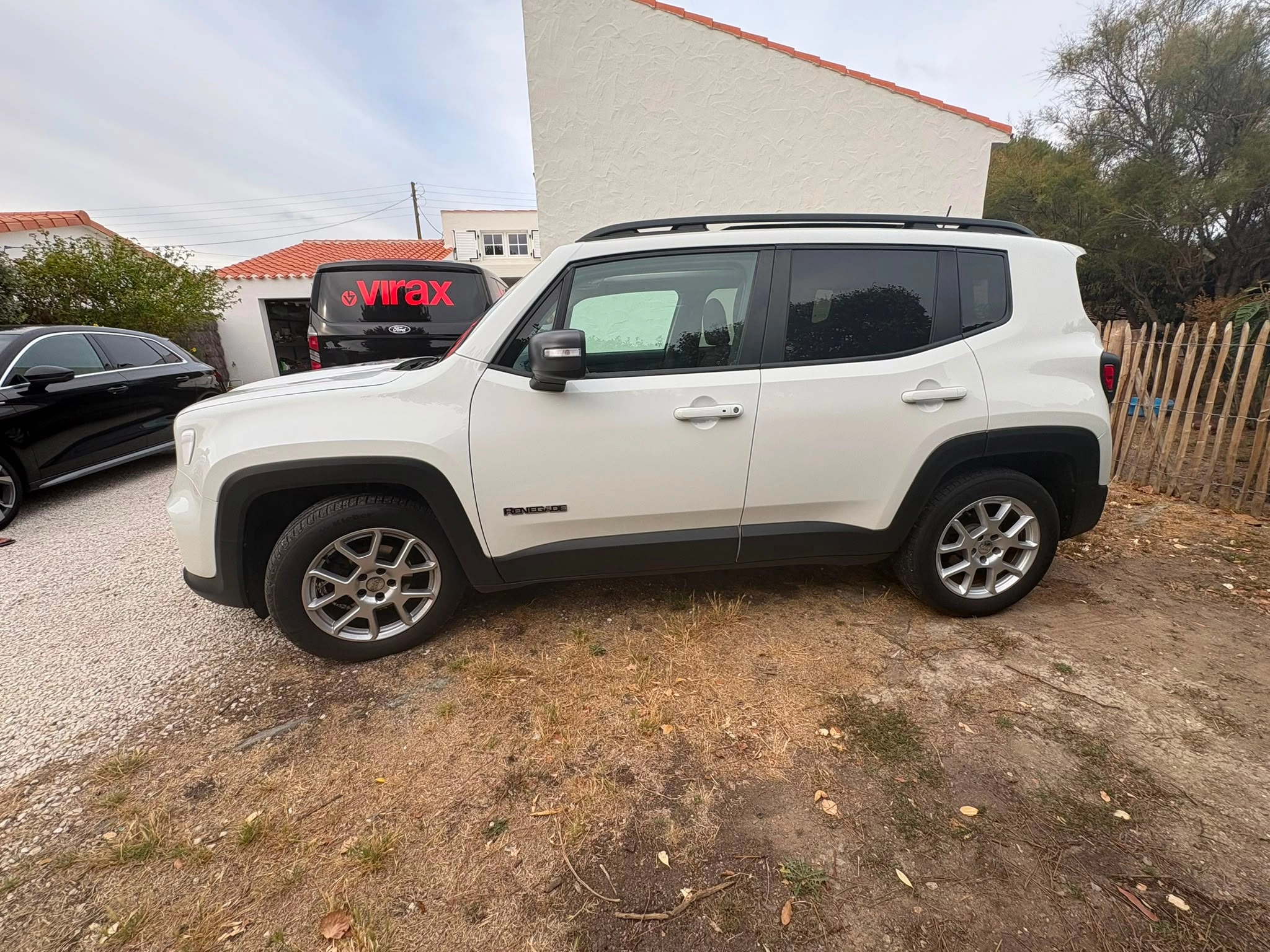 Jeep Renegade 1.0 T-GDI 120 NIGHT EAGLE 2WD — photo 4