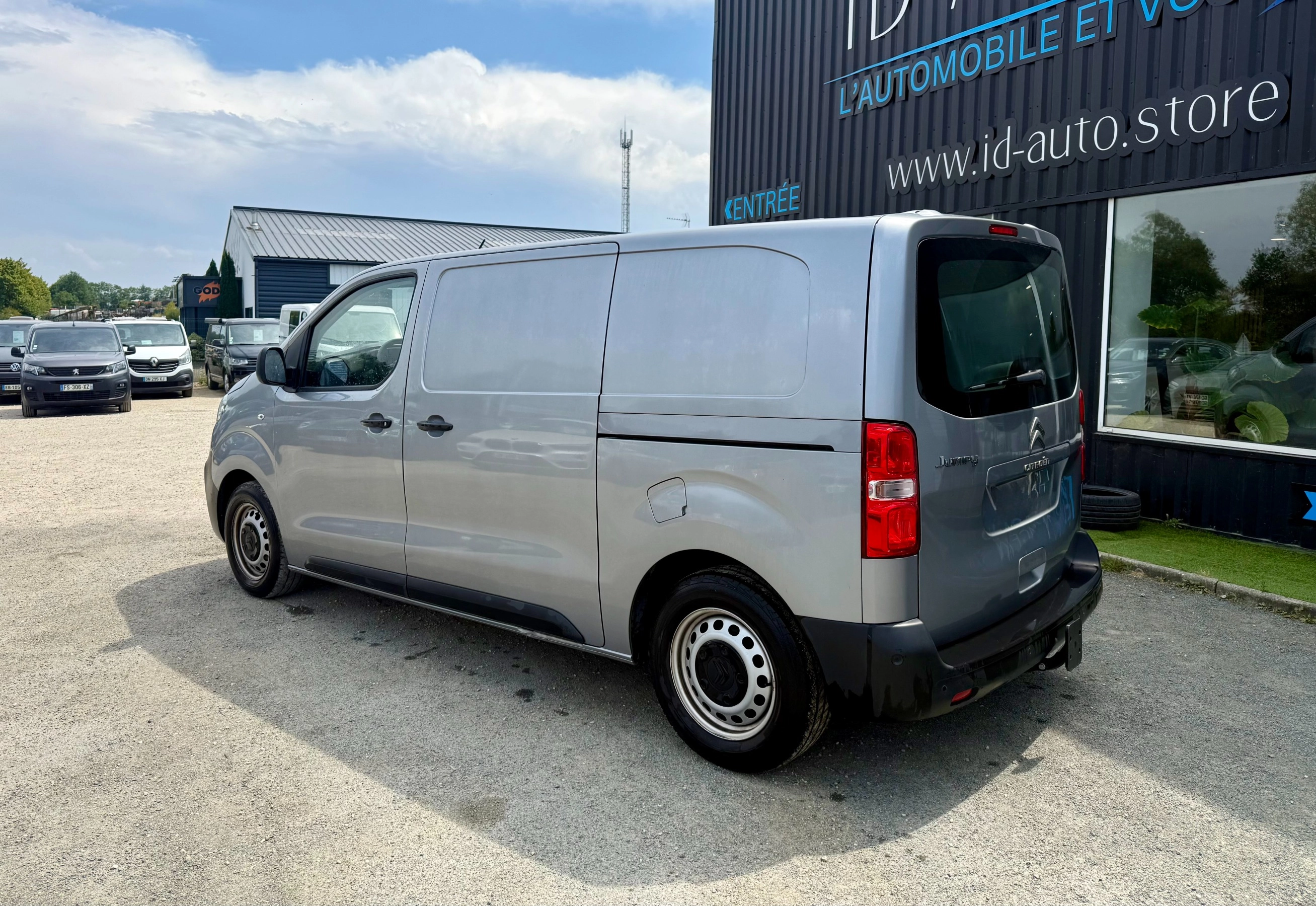 Citroen Jumpy Vu FOURGON 2.0 145 CH - TVA RÉCUPÉRABLE - GARANTIE 12 MOIS FOURGON 2.0 BLUEHDI 145 M L2 — photo 3