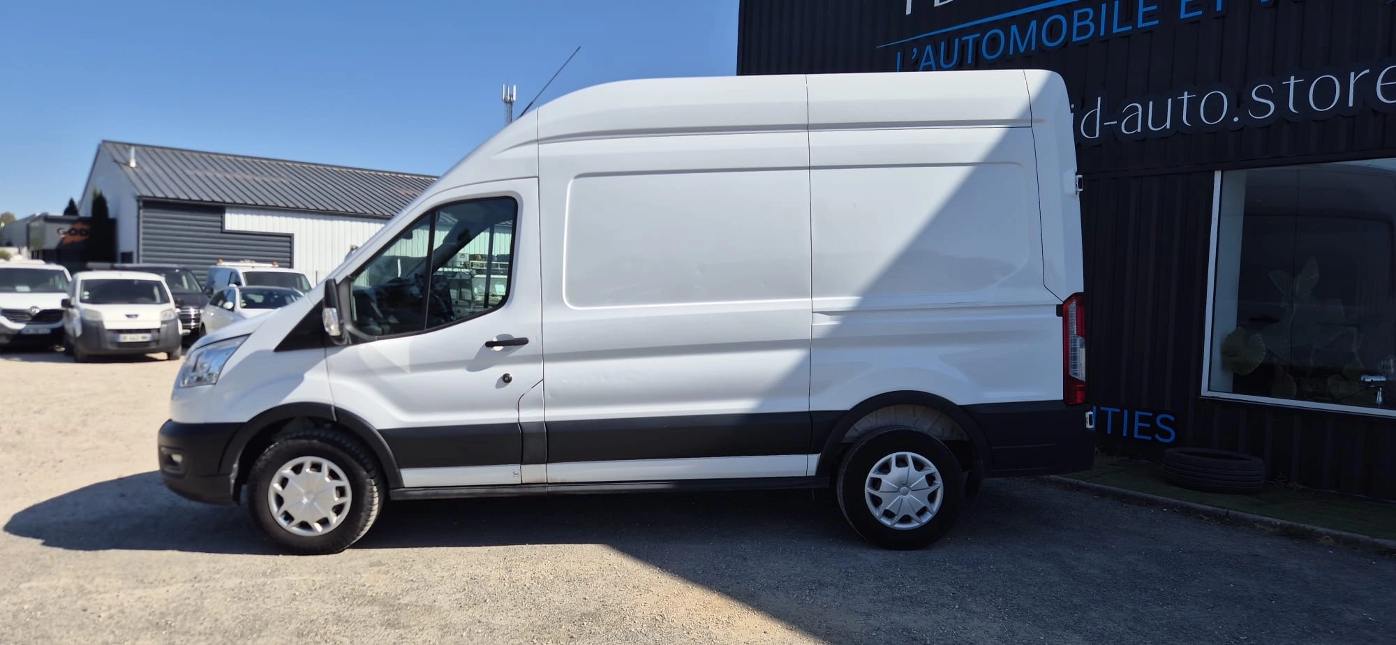 Ford Transit Vu FOURGON 2T T310 2.0 TDCI 130 L2H2 GARANTIE 12 mois 21000€ H.T. FOURGON 2T T310 2.0 TDCI 130 L2H2 TREND BUSINESS BVA START-STOP — photo 3