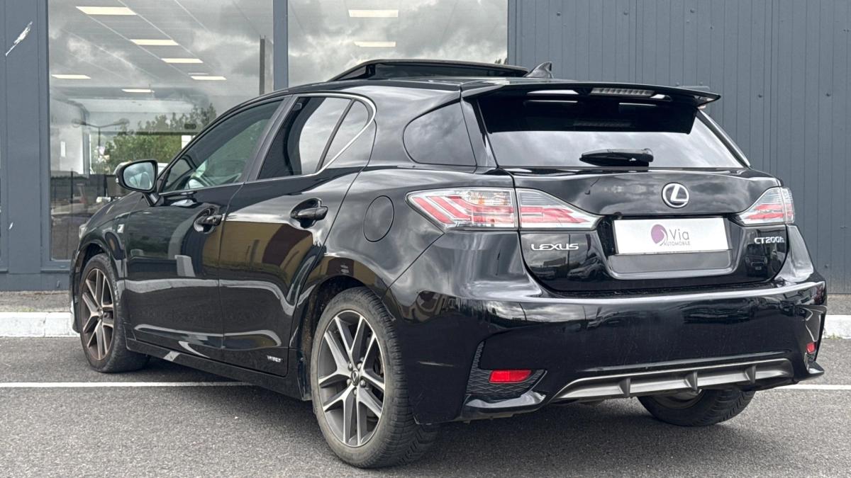 Lexus CT200H