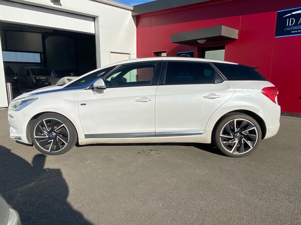 Ds Automobiles Ds 5 Citroen 2.0 E-HDI 165 Hybrid AIRDREAM SPORT CHIC 4X4  BVA, Garanti 1 an 2.0 E-HDI HYBRID4 200H 165 FULL-HYBRID HYBRID AIRDREAM SPORT CHIC 4X4 BMP BVA — photo 2