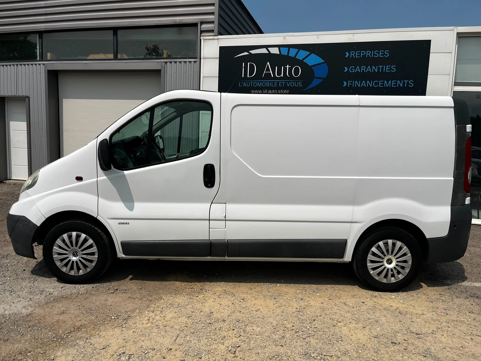 Opel Vivaro FGN 2.0 CDTI 115 F2900 C1  PACK CLIM GARANTIE 12 MOIS COMBI 2.0 CDTI 115 F2900 M1 CLIM — photo 2