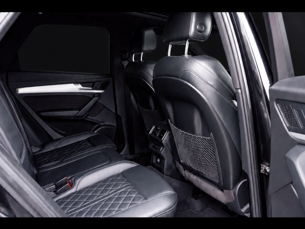 Audi Q5 - photo 12