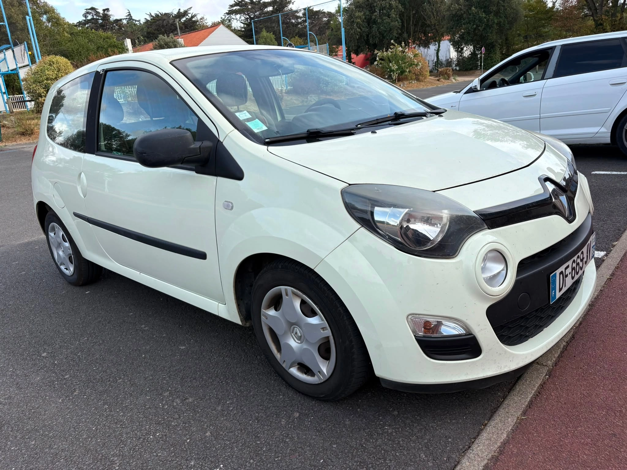 Renault Twingo 1.2 75 EXPRESSION — photo 2