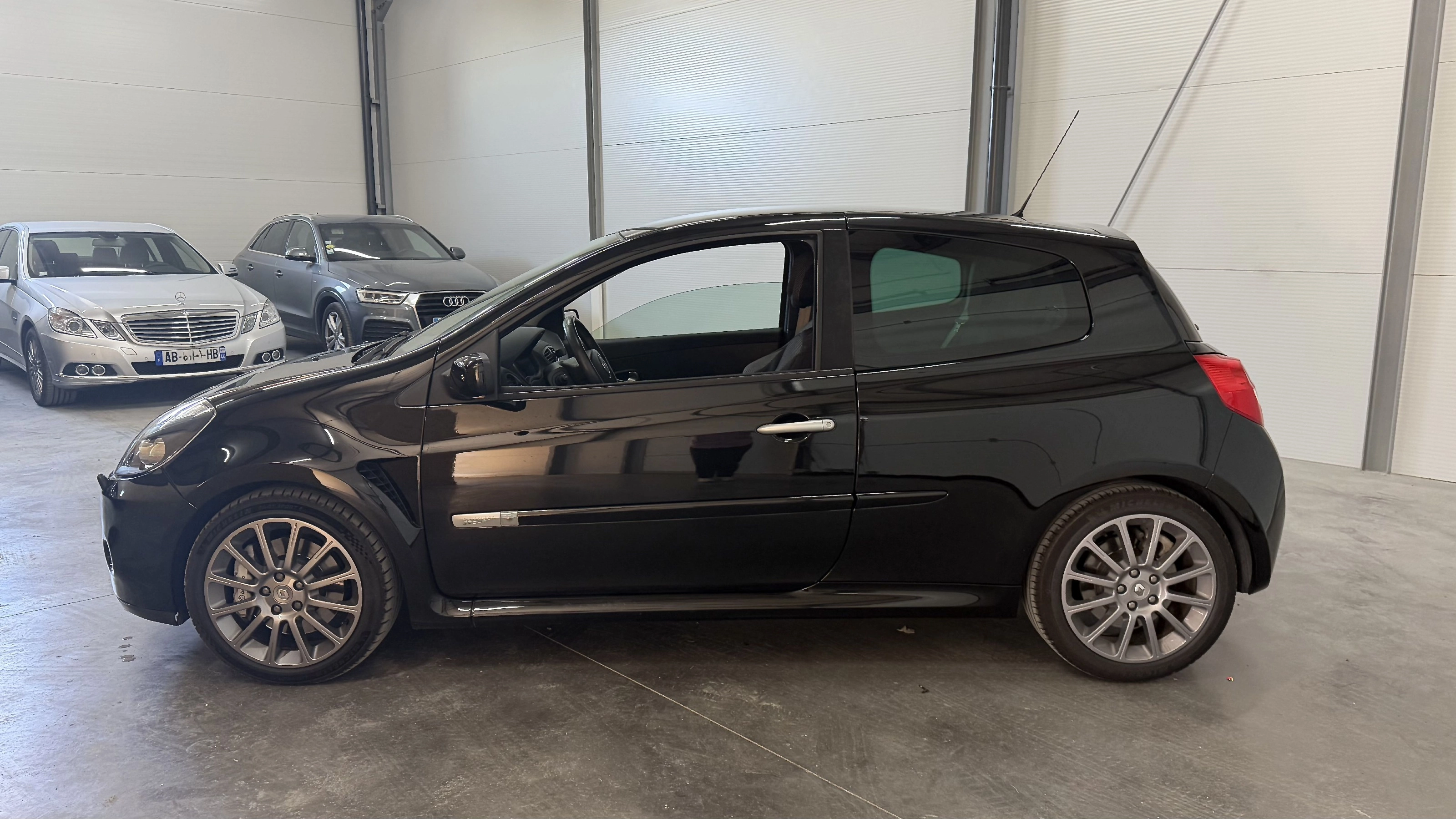 Renault Clio 2.0 200 RS / Garantie 12 mois — photo 2
