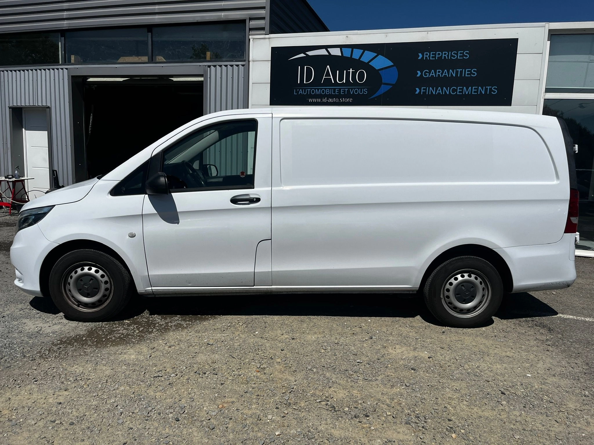 Mercedes Vito Vu FOURGON  2.0 114 CDI 135 LONG L2 FIRST GARANTIE 12 MOIS  3 325 € HT / 27 990TTC FOURGON TOURER 2.0 114 CDI 135 LONG L2 FIRST 9G-TRONIC BVA — photo 2