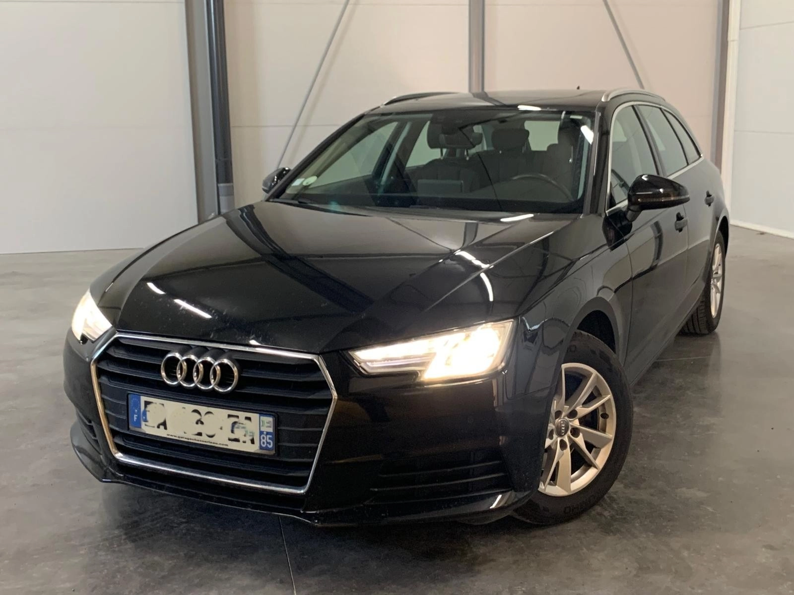 Audi A4 AVANT 2.0 TDI 150 BUSINESS LINE - Garantie 12 mois