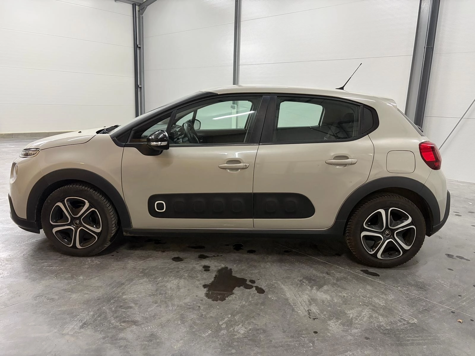 Citroen C3 GENERATION-III 1.5 BLUEHDI 100 FEEL - Garantie 12 mois GENERATION-III 1.5 BLUEHDI 100 FEEL START-STOP — photo 2