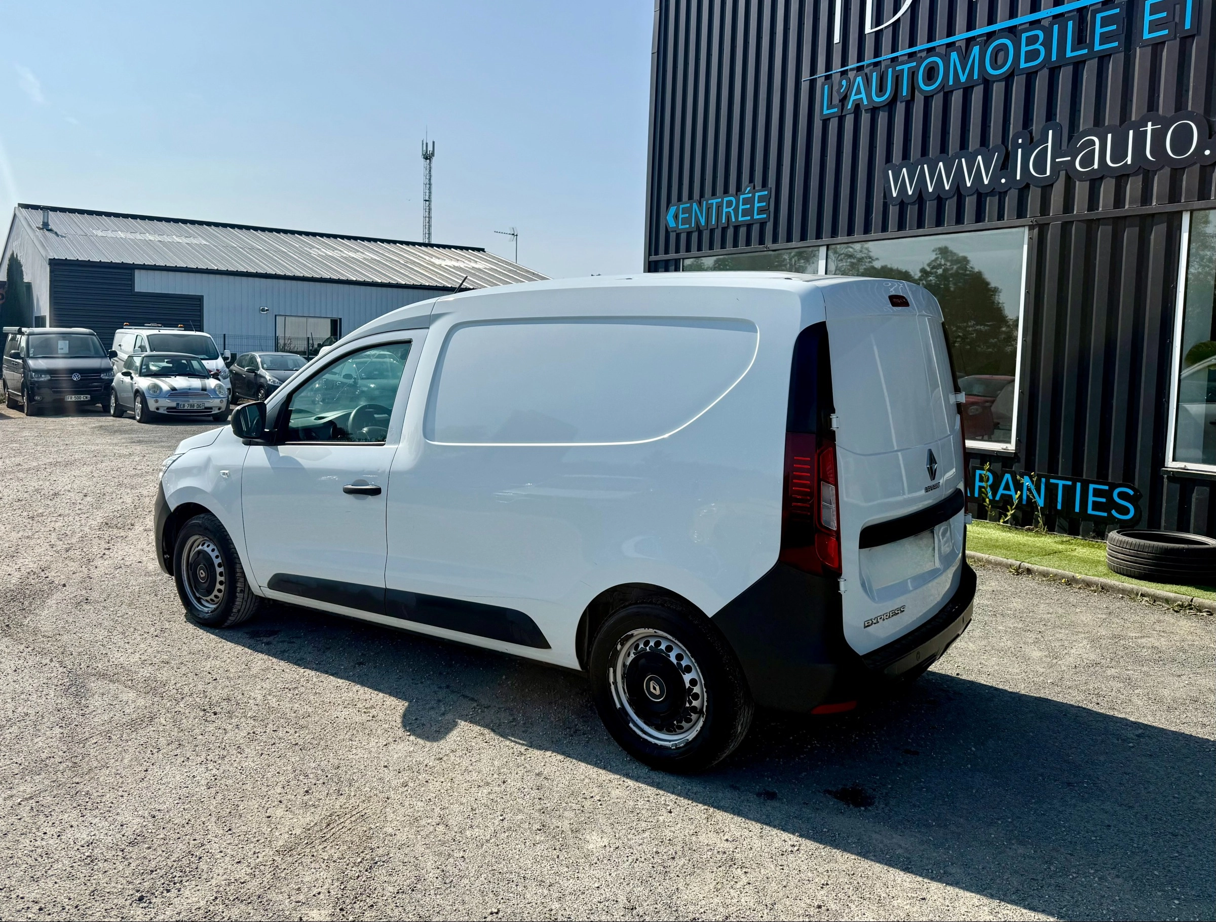 Renault Express 1.5 BLUEDCI 95 CONFORT -  10 825 € HT - GARANTIE 12 MOIS FOURGON 1.5 BLUEDCI 95 CONFORT — photo 3
