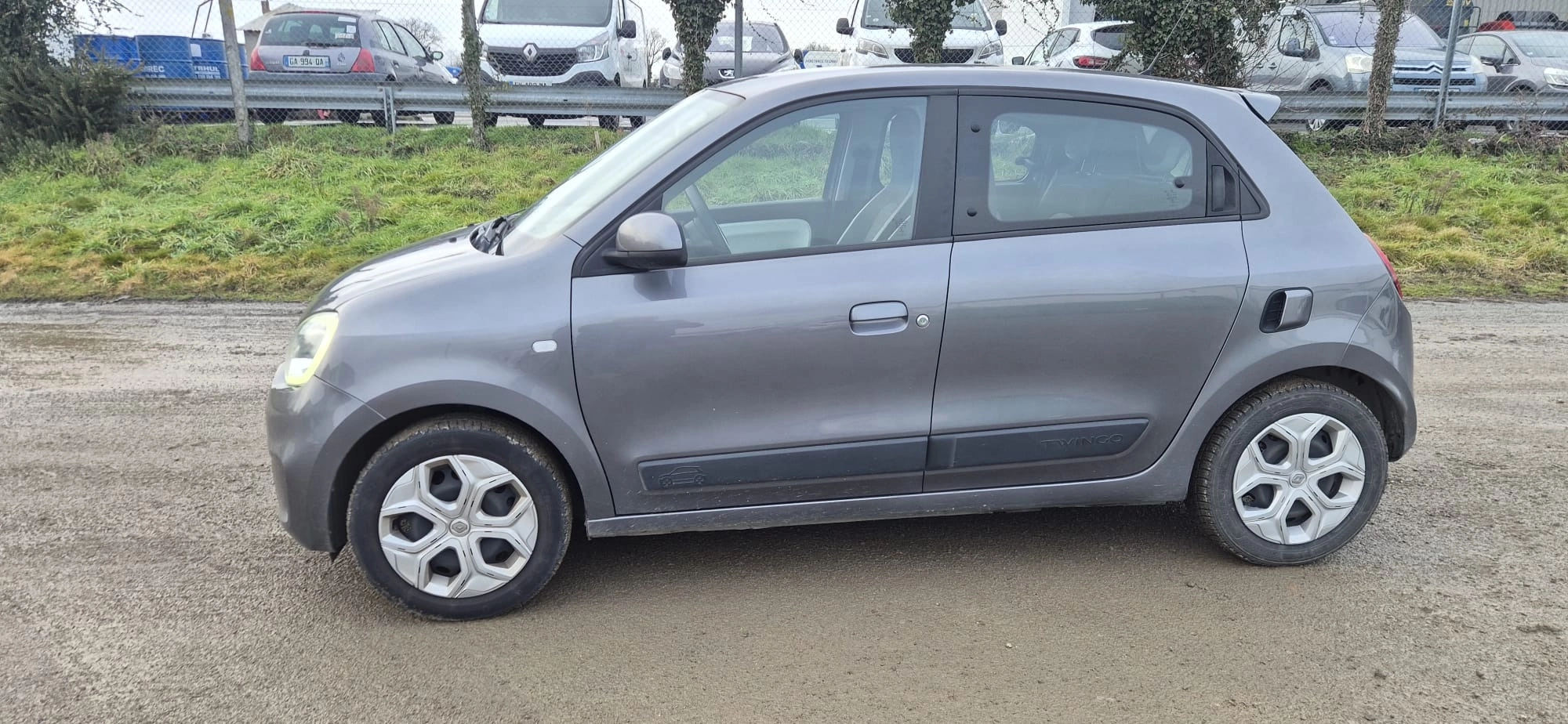 Renault Twingo 0.9 SCE 65 GPF ZEN — photo 2
