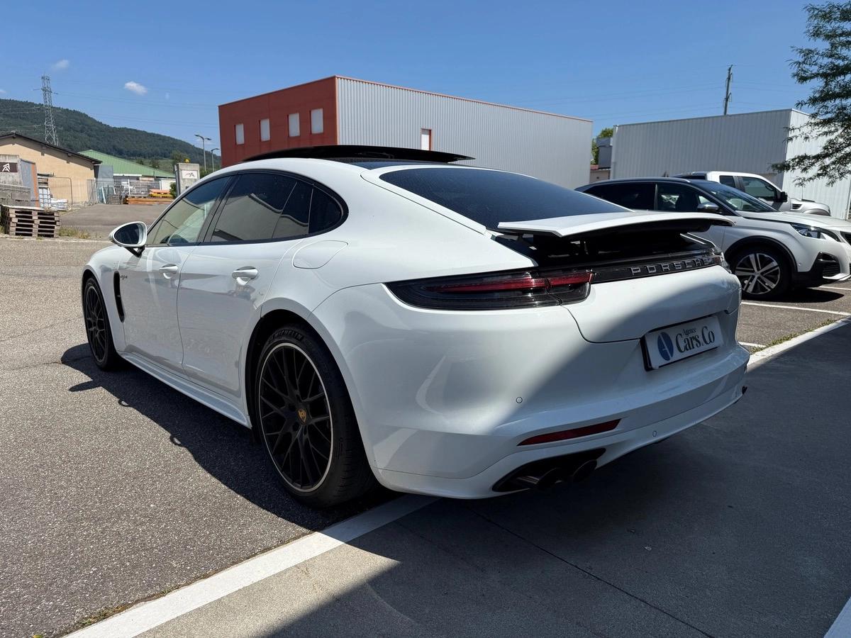 Porsche Panamera 