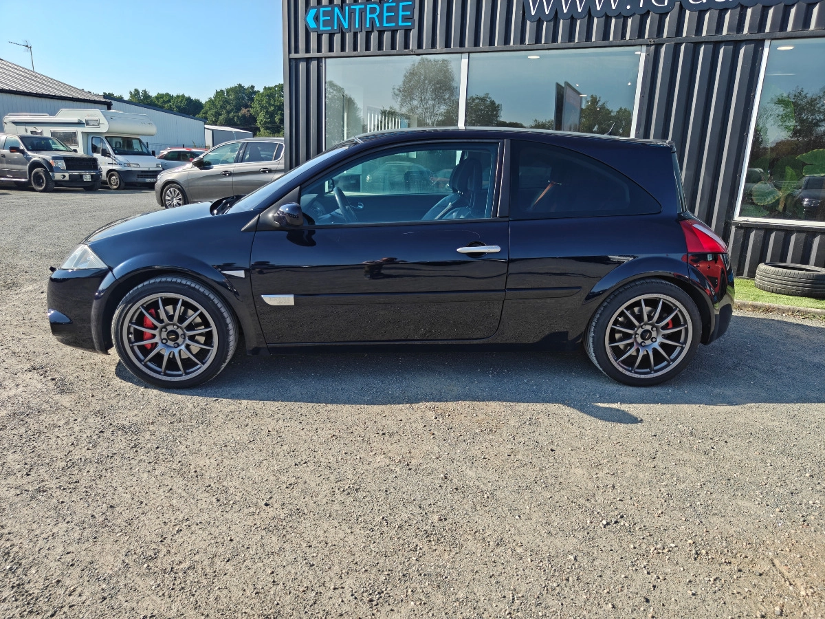 Renault Megane 2.0 225 RS — photo 2