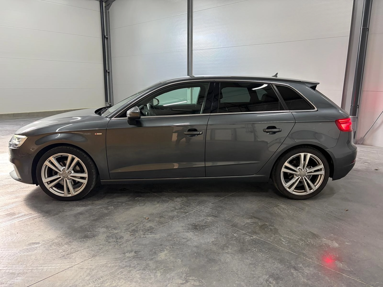 Audi A3 SPORTBACK 1.6 TDI 115 S-LINE - Garantie 12 mois — photo 2