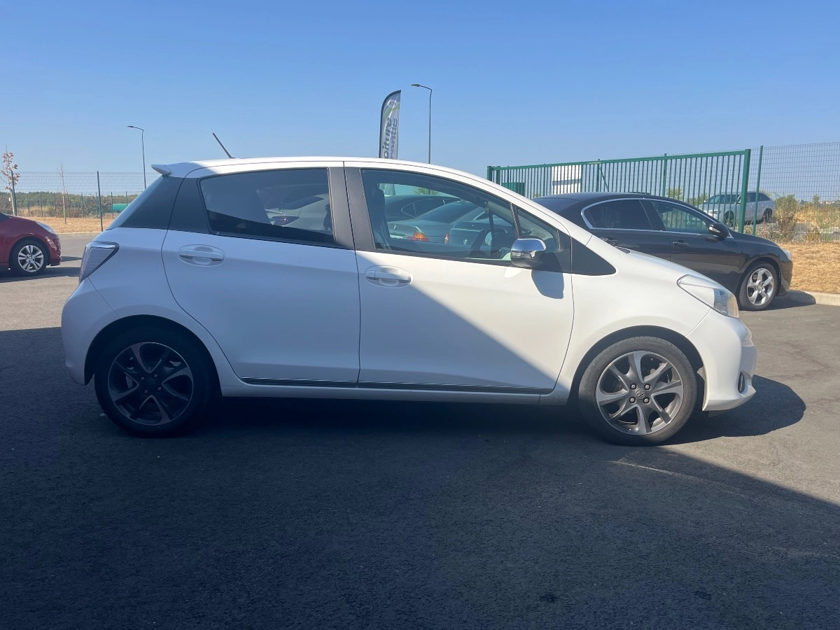 Toyota Yaris 1.3 VVTI 100 DYNAMIC Garantie 12 mois — photo 4