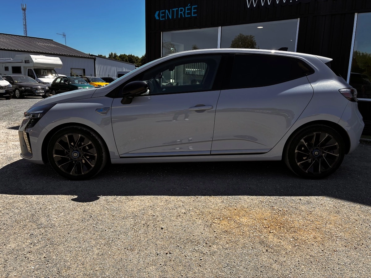 Renault Clio 1.0 TCE 90 ESPRIT ALPINE - Garantie 12 mois 1.0 TCE 90 EVOLUTION — photo 2