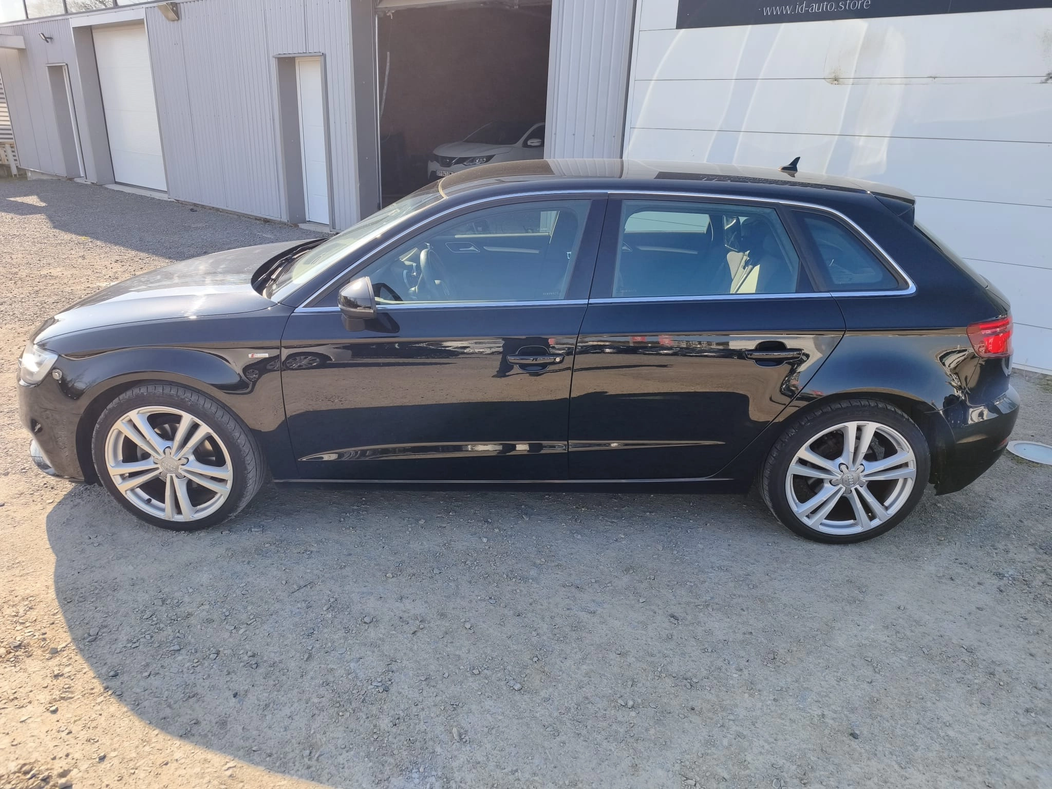 Audi A3 SPORTBACK 1.6 TDI 110 S-LINE — photo 2