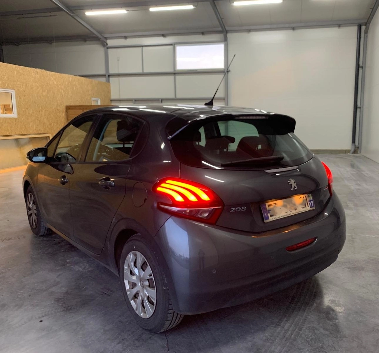 Peugeot 208 GENERATION-I 1.6 BLUEHDI 75 ACTIVE BUSINESS START-STOP- Garantie 12 mois — photo 3