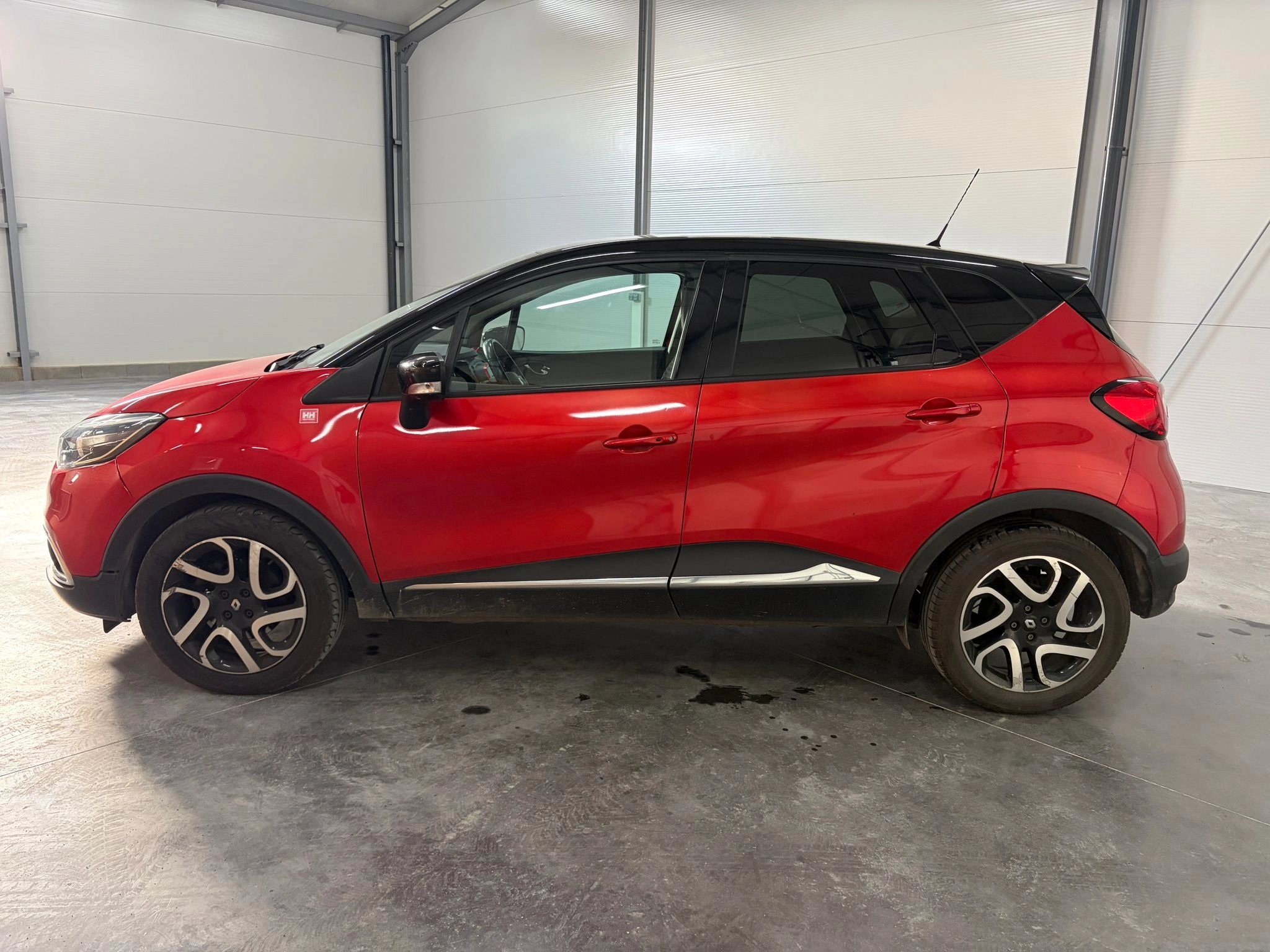 Renault Captur 1.5 DCI 90 ENERGY HELLY HANSEN - Garantie 12 mois 1.5 DCI 90 ENERGY HELLY HANSEN START-STOP — photo 2