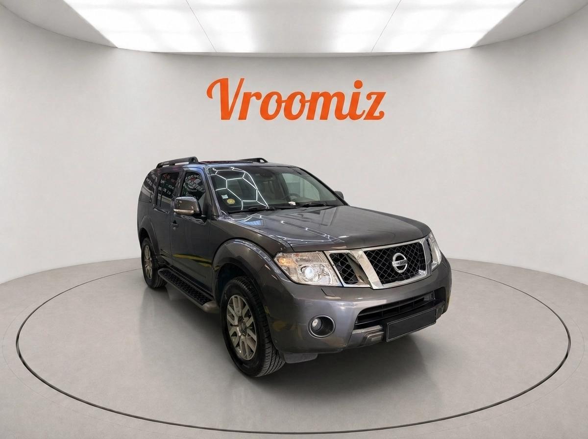 Nissan PATHFIND.