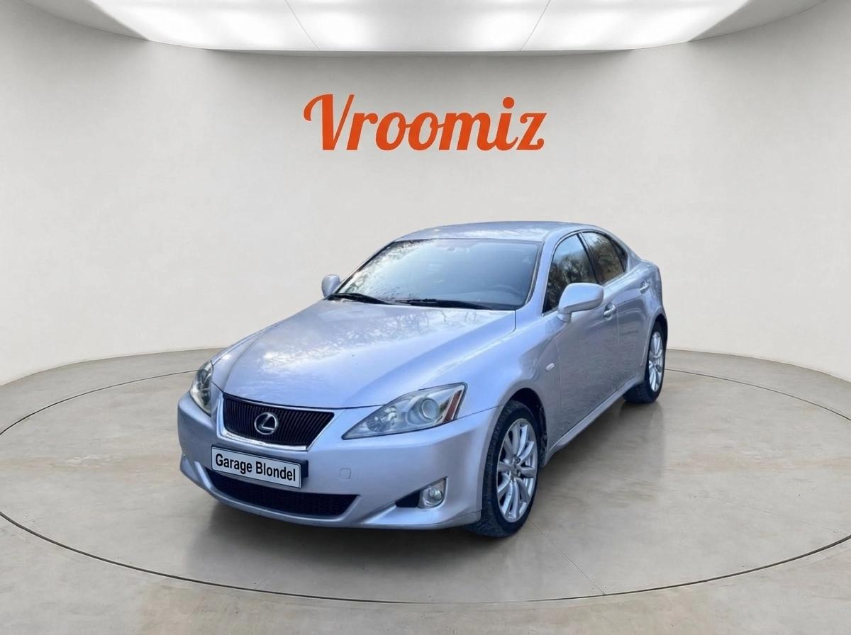 Lexus IS