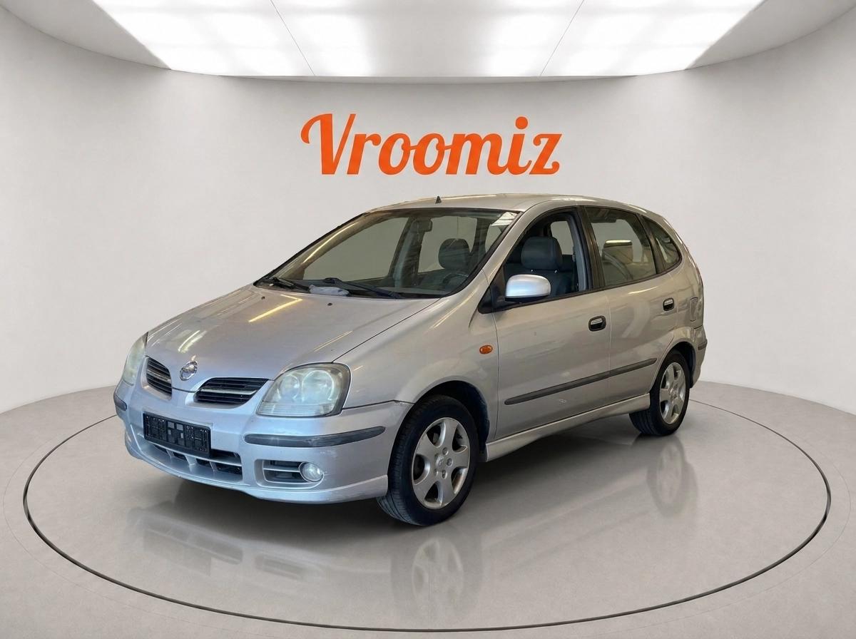 Nissan Almera Tino