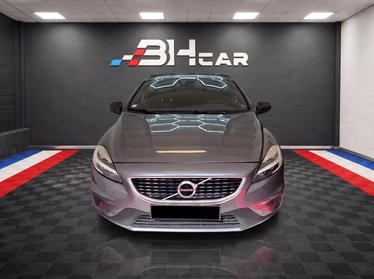 Volvo V40 - photo 2
