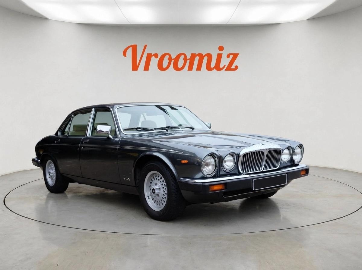DAIMLER DOUBLE SIX